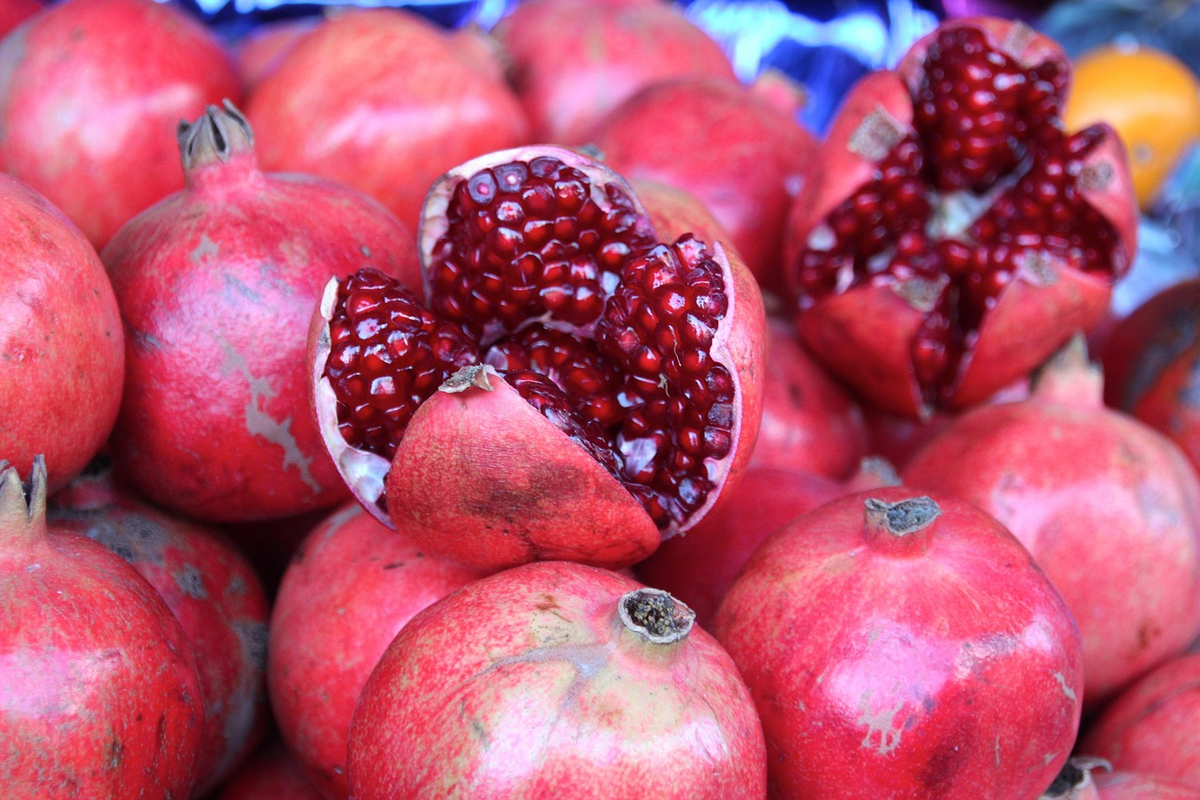 Pomegranate (Anar)